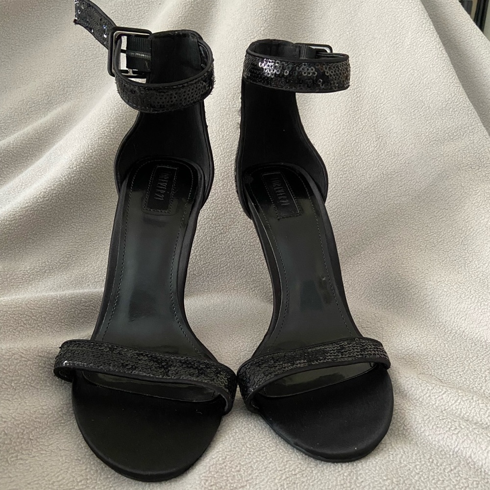 SEQUINED BLACK HIGH HEELS SIZE 7.5
